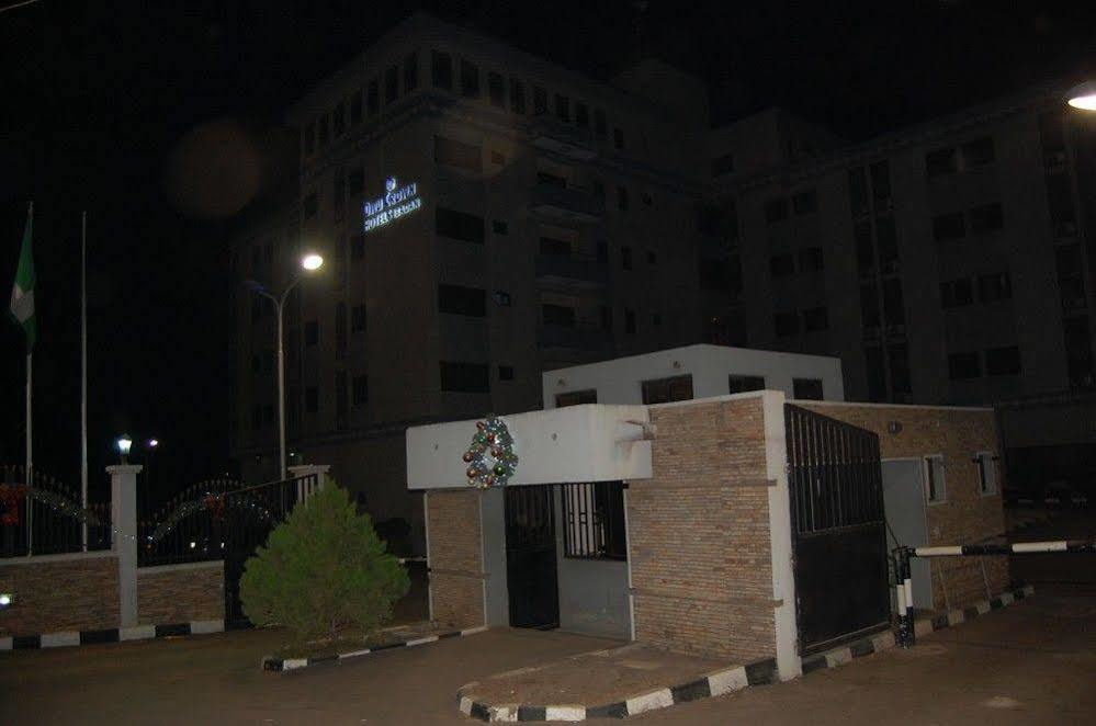 Owu Crown Hotel Ibadan Exterior photo