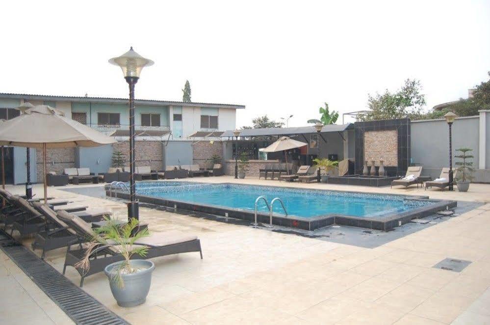 Owu Crown Hotel Ibadan Exterior photo